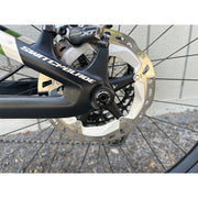 2024 Pivot Switchblade 29 PRO XT/XTR, Alloy Wheels - DEMO, Blemish Near Axle Close-Up Non-Drive Side