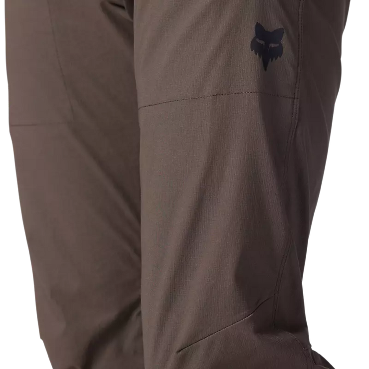 Fox Ranger Pant, dirt brown, logo view.