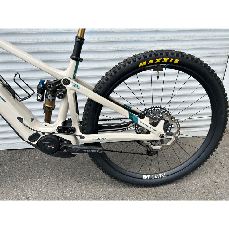 2024 Pivot Shuttle AM Pro X0 Eagle w/ Alloy Wheels - DEMO, Rear Triangle and Rear Wheel Non Drive-Side