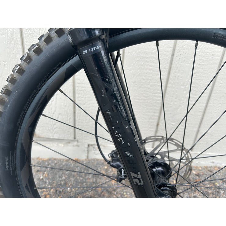 Giant Trance 29 2 Large - DEMO, Front Fork Blemishes Drive-Side