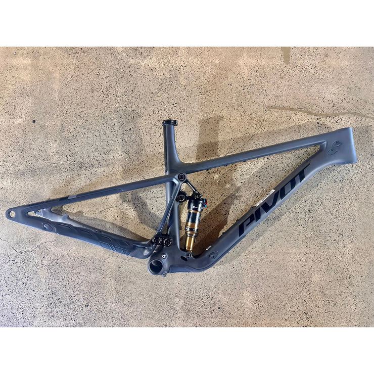 2024 Pivot Mach 4 SL Frame, full view