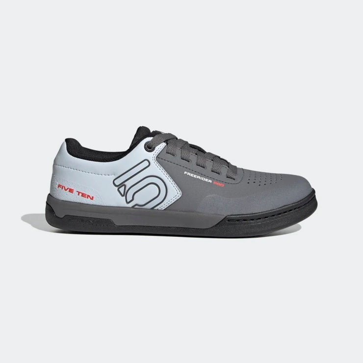 Five Ten Men's Freerider Pro Shoe, Gray Five / Cloud White / Halo Blue, Side View